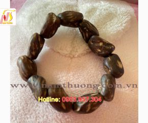 Vòng tay trầm hương NT 64